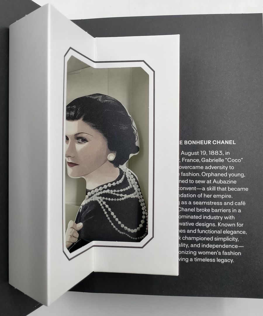 Fashion Unfolded Pop-Up Chanel