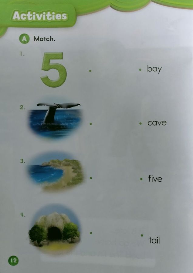 Oxford Phonics World Readers 3 At the Bay