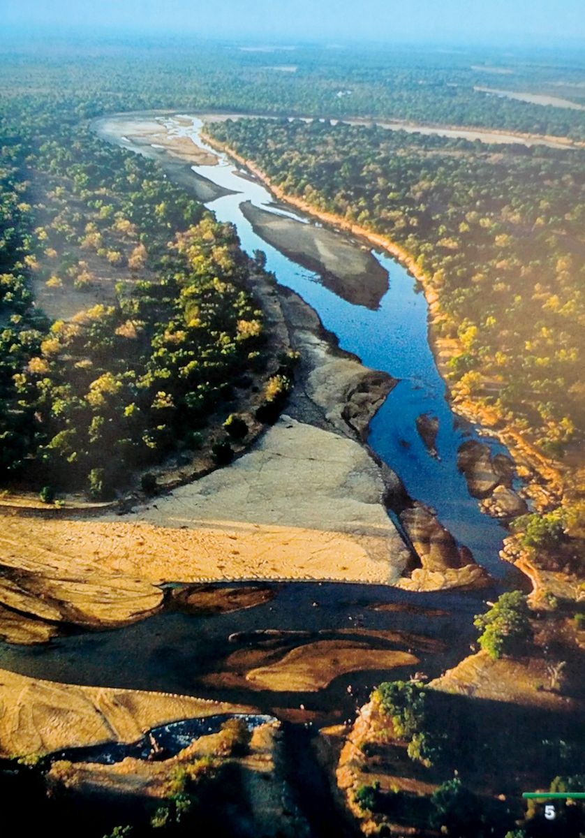 Footprint Reading Library 1600 Headwords The Three Rivers of Zambia (B1)
