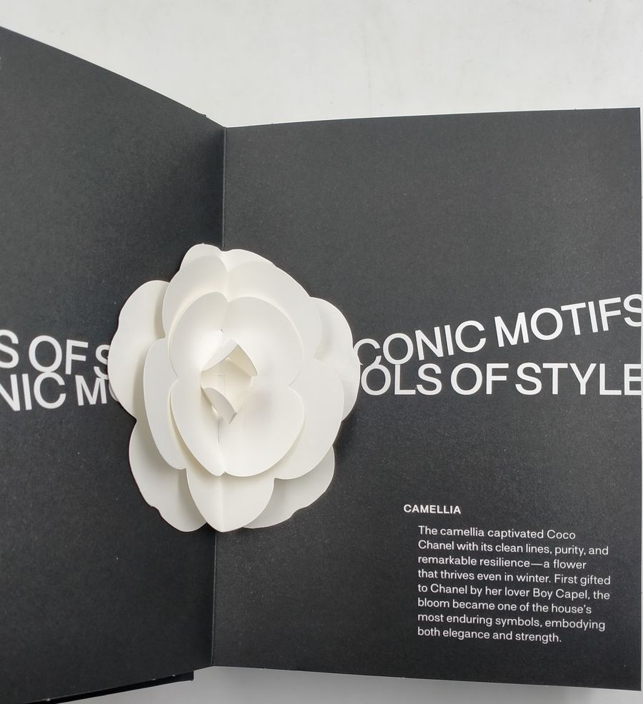 Fashion Unfolded Pop-Up Chanel