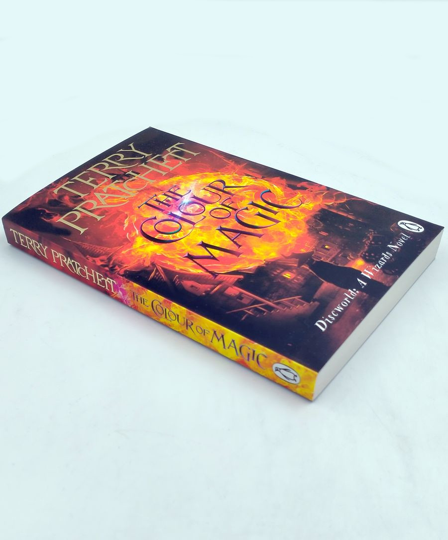 The Colour Of Magic (Discworld Novel 1)