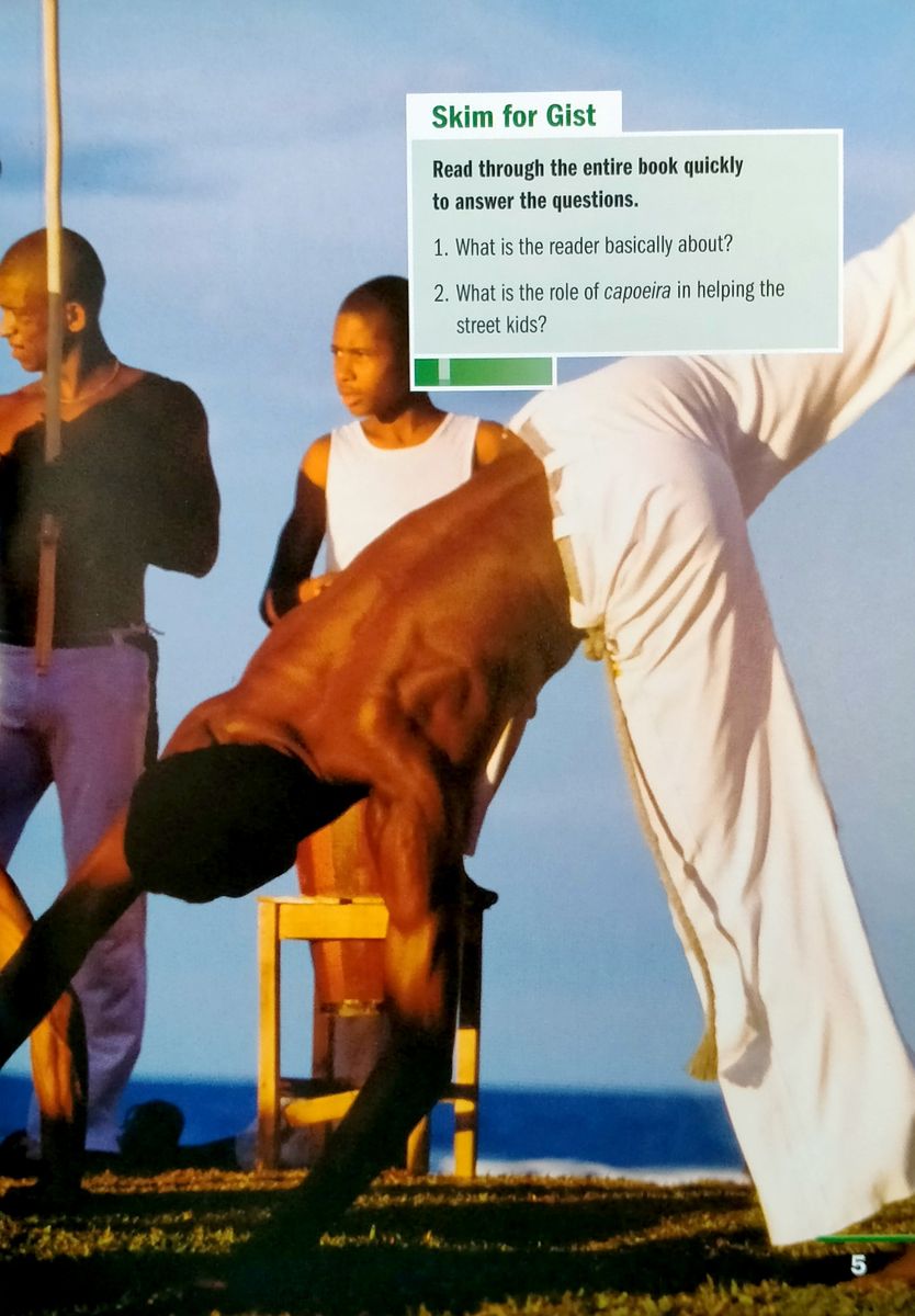 Footprint Reading Library 1600 Headwords Capoeira The Fighting Dance with Multi-ROM (B1)