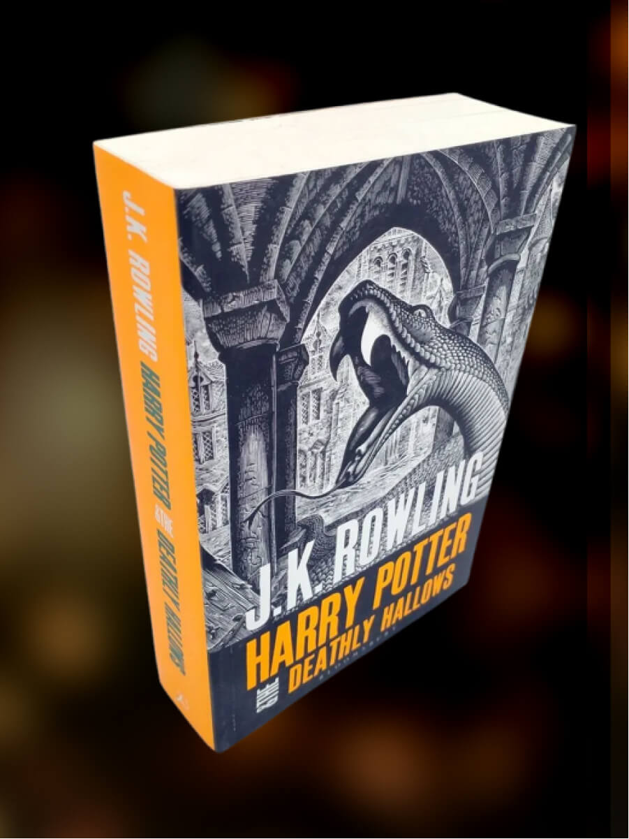 Harry Potter and the Deathly Hallows Paperback