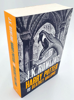 Harry Potter and the Deathly Hallows Paperback